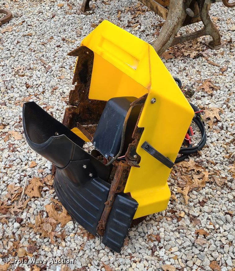 image for item DJ1594 SnowEx V-Maxx 8500  spreader