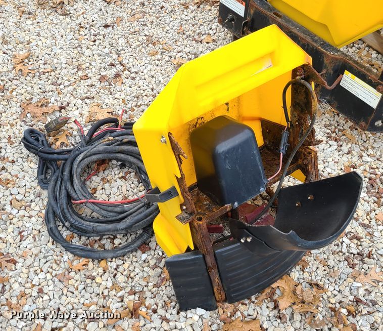 image for item DJ1594 SnowEx V-Maxx 8500  spreader