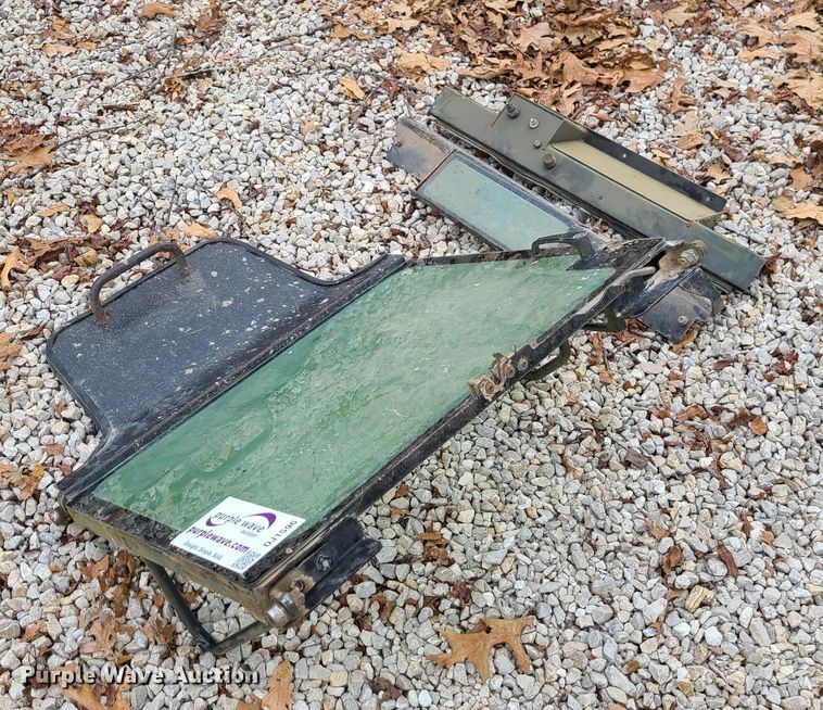 image for item DJ1596 John Deere CT322  skid steer door