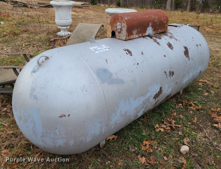 image for item DJ1597 Creamer and Dunlap Inc.  propane tank