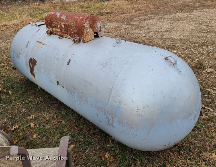 image for item DJ1597 Creamer and Dunlap Inc.  propane tank