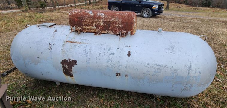 image for item DJ1597 Creamer and Dunlap Inc.  propane tank