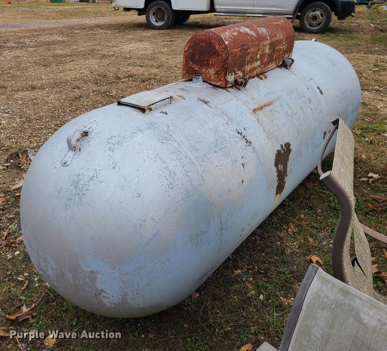 image for item DJ1597 Creamer and Dunlap Inc.  propane tank