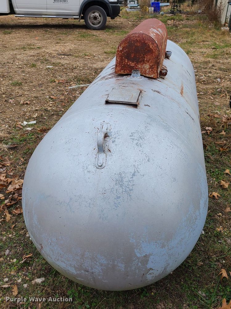 image for item DJ1597 Creamer and Dunlap Inc.  propane tank