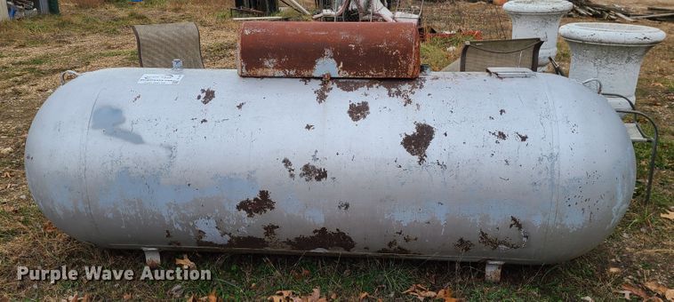 image for item DJ1597 Creamer and Dunlap Inc.  propane tank