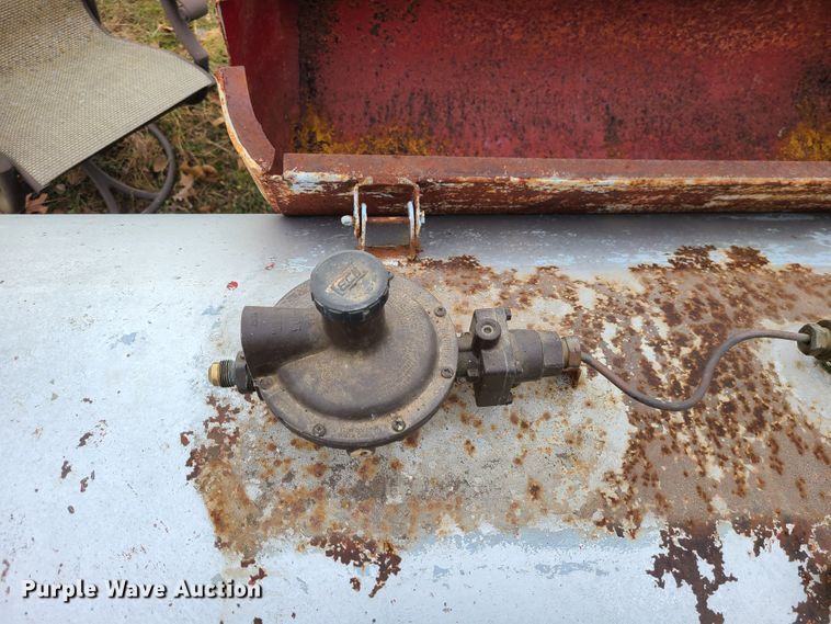 image for item DJ1597 Creamer and Dunlap Inc.  propane tank