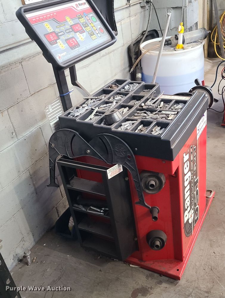 image for item DJ1607 Ranger DST64T  wheel balancer