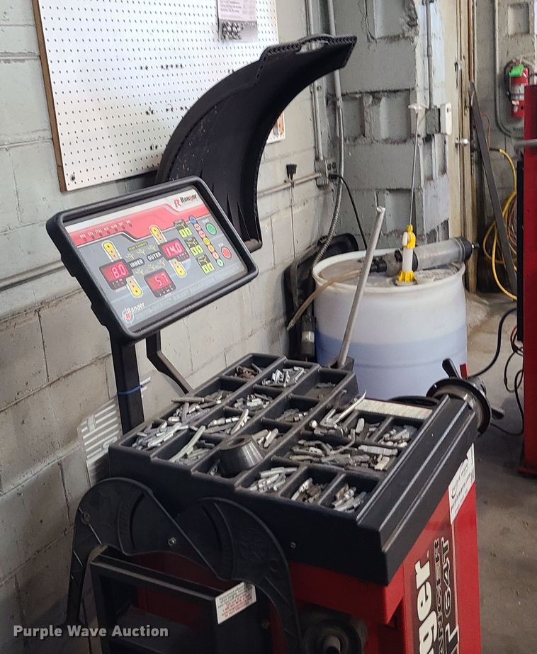 image for item DJ1607 Ranger DST64T  wheel balancer