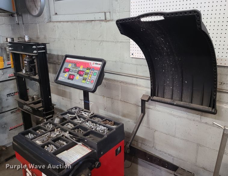 image for item DJ1607 Ranger DST64T  wheel balancer