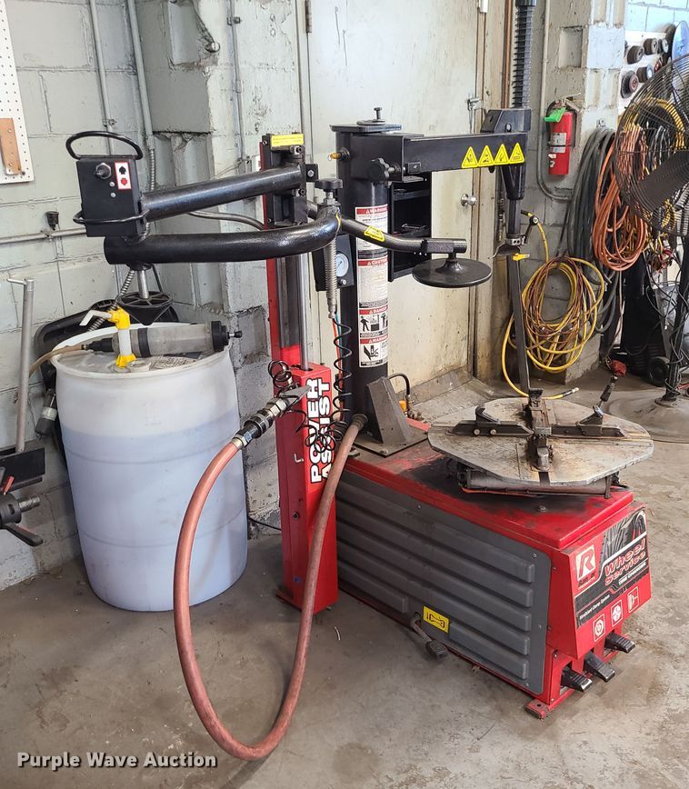 image for item DJ1608 Ranger R980AT  tire machine