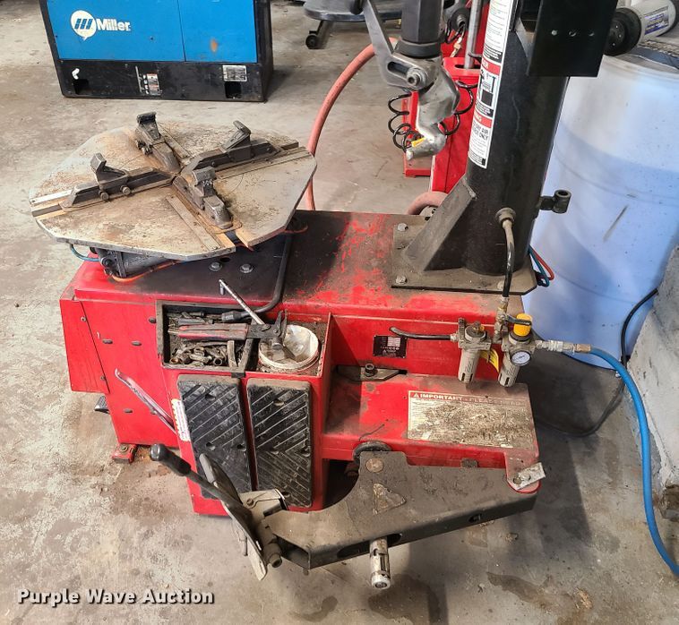 image for item DJ1608 Ranger R980AT  tire machine