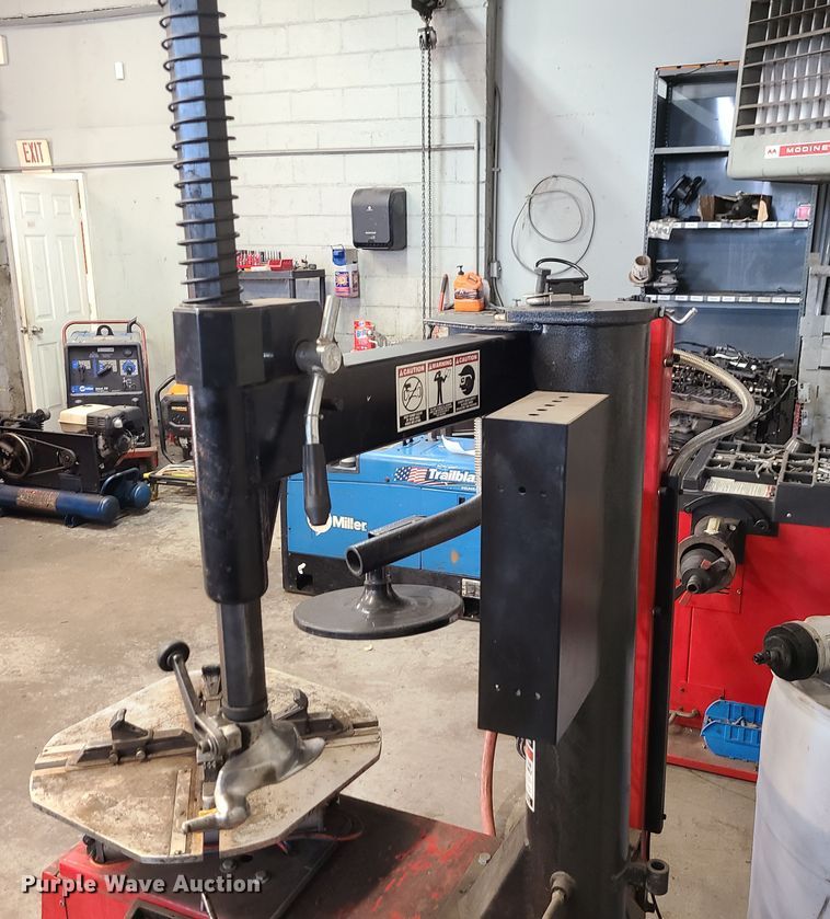 image for item DJ1608 Ranger R980AT  tire machine