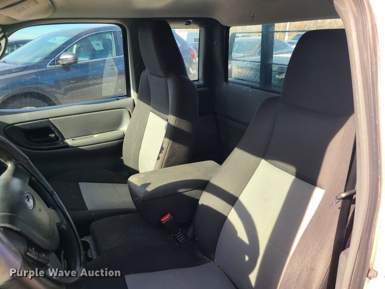 image for item DJ1613 2005 Ford Ranger  SuperCab pickup truck