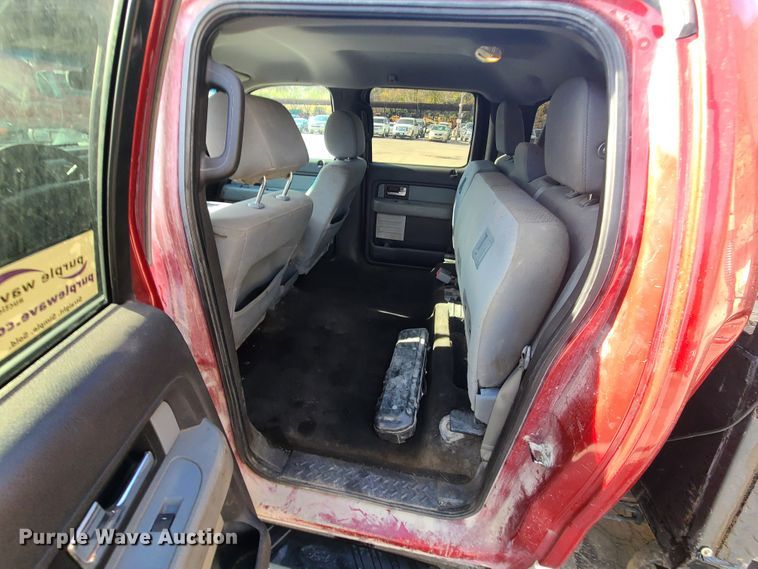 image for item DJ1614 2013 Ford F150  SuperCrew flatbed pickup truck