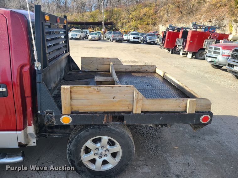 image for item DJ1614 2013 Ford F150  SuperCrew flatbed pickup truck