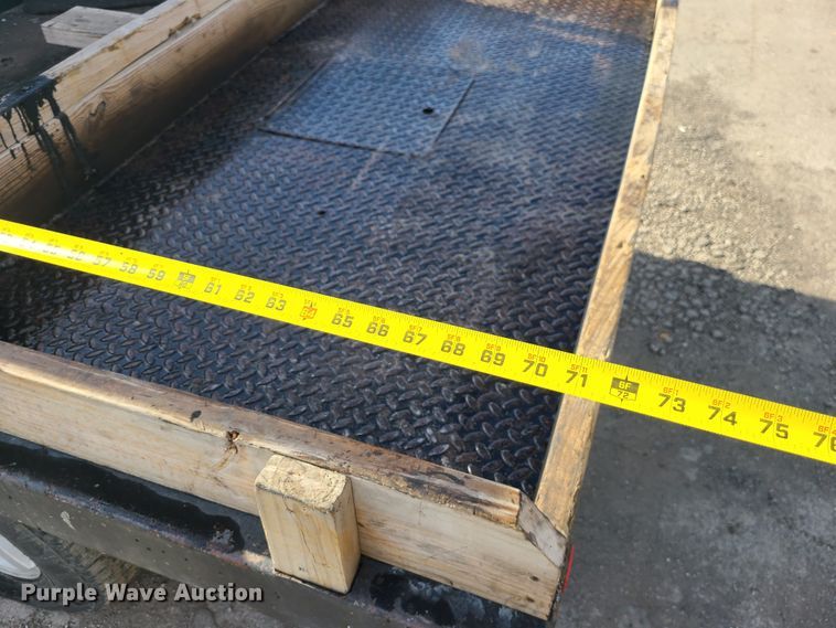 image for item DJ1614 2013 Ford F150  SuperCrew flatbed pickup truck