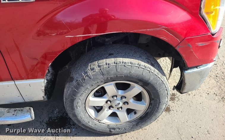 image for item DJ1614 2013 Ford F150  SuperCrew flatbed pickup truck