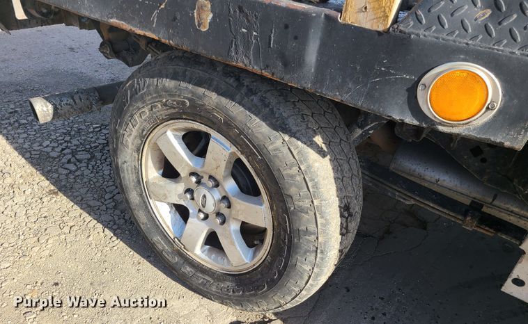 image for item DJ1614 2013 Ford F150  SuperCrew flatbed pickup truck