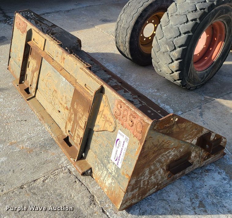 image for item DJ1619 82"W skid steer bucket