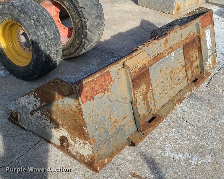 image for item DJ1619 82"W skid steer bucket
