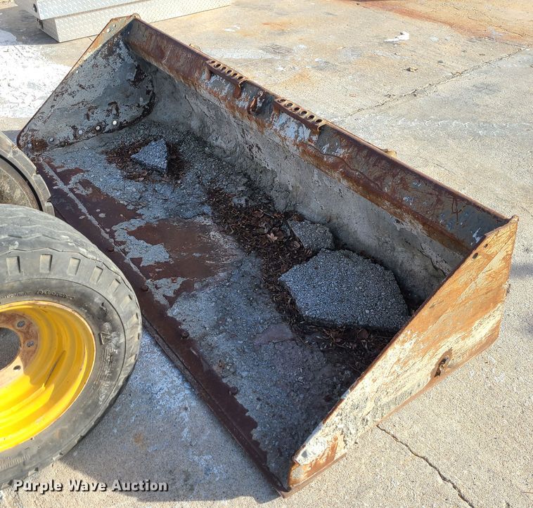 image for item DJ1619 82"W skid steer bucket