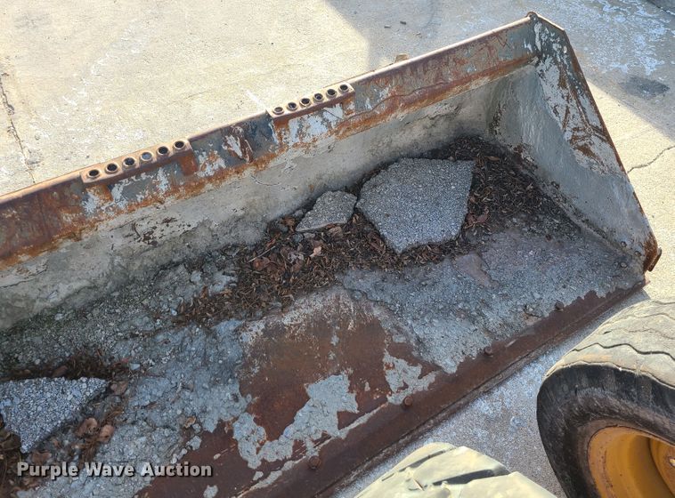 image for item DJ1619 82"W skid steer bucket