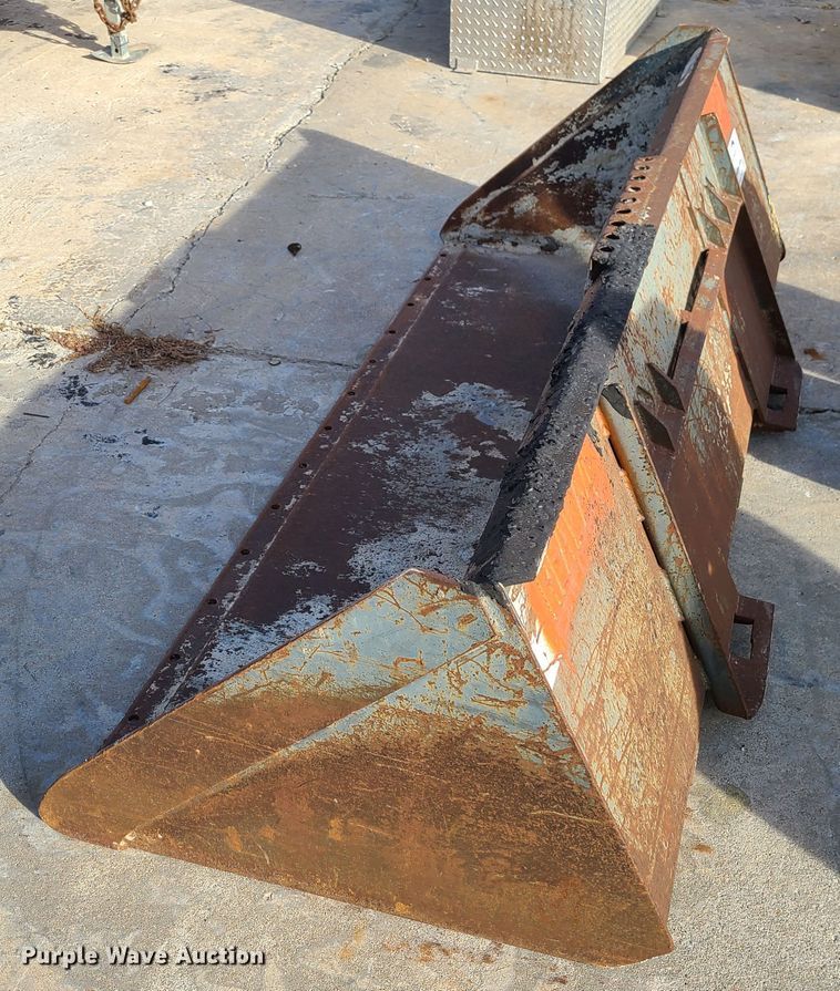 image for item DJ1620 84"W skid steer bucket