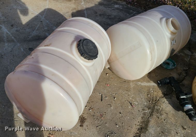 image for item DJ1621 (3) poly tanks