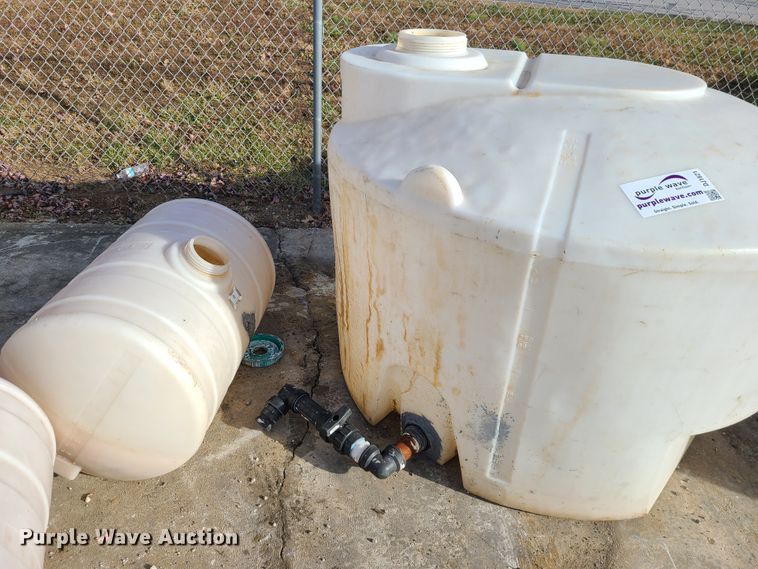 image for item DJ1621 (3) poly tanks