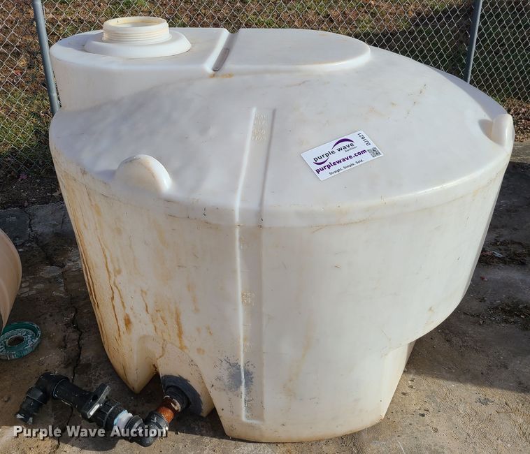 image for item DJ1621 (3) poly tanks