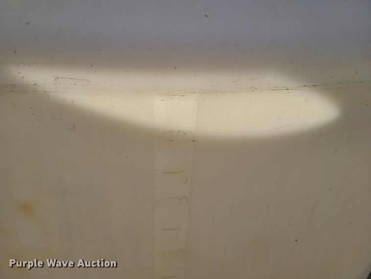 image for item DJ1622 1,300 gallon poly tank