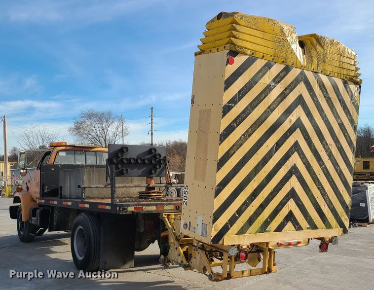 image for item DJ1625 1989 GMC C7000  flatbed truck