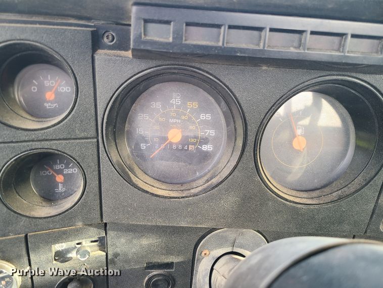 image for item DJ1625 1989 GMC C7000  flatbed truck