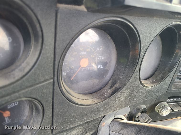 image for item DJ1625 1989 GMC C7000  flatbed truck