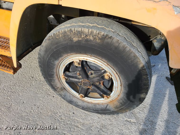 image for item DJ1625 1989 GMC C7000  flatbed truck