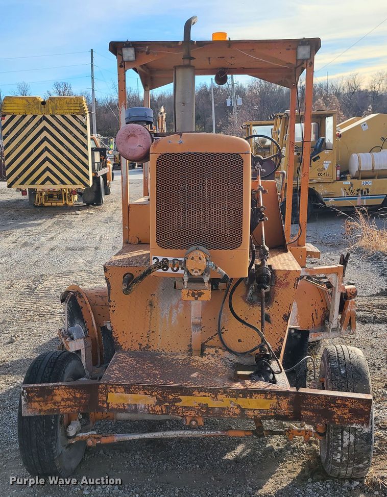 image for item DJ1626 1986 Broce T15  broom