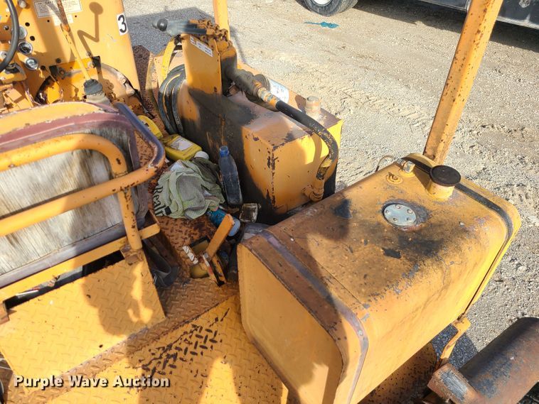 image for item DJ1626 1986 Broce T15  broom