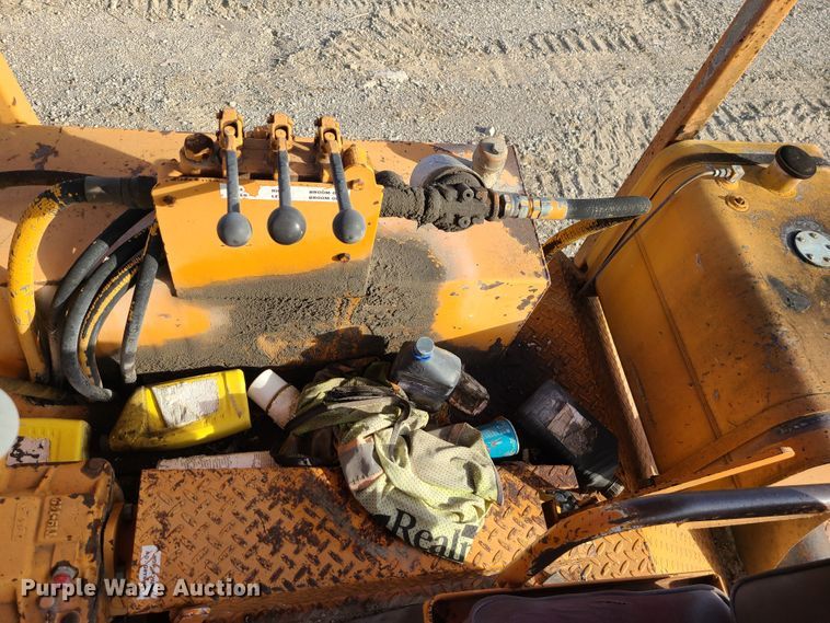 image for item DJ1626 1986 Broce T15  broom