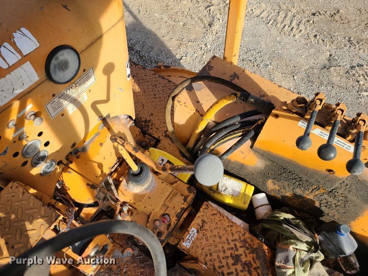 image for item DJ1626 1986 Broce T15  broom