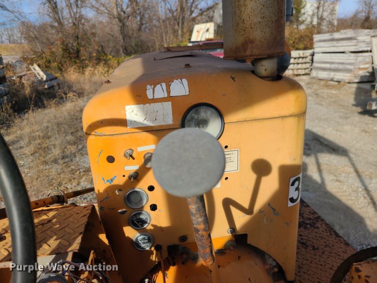 image for item DJ1626 1986 Broce T15  broom