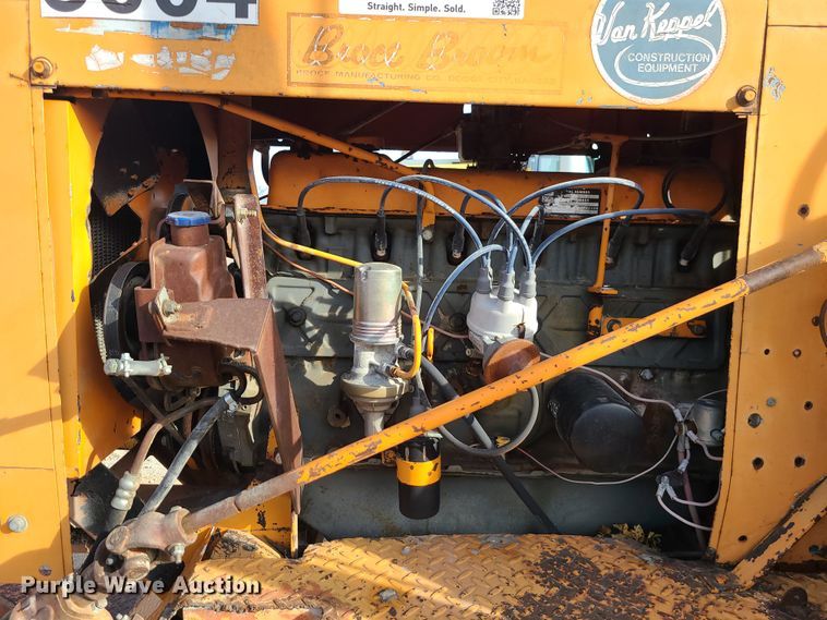 image for item DJ1626 1986 Broce T15  broom