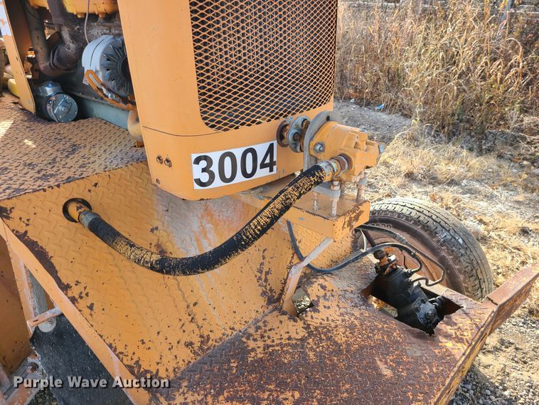 image for item DJ1626 1986 Broce T15  broom