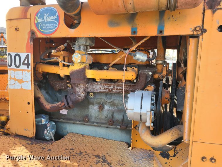 image for item DJ1626 1986 Broce T15  broom