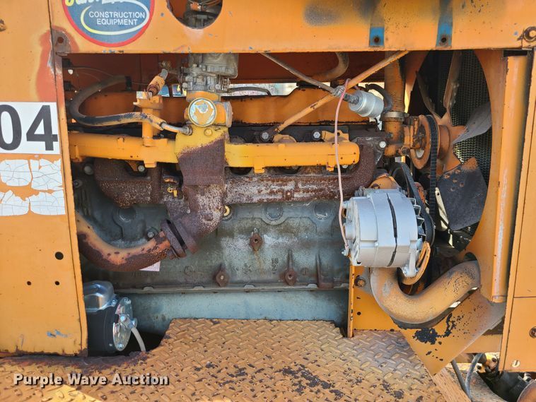 image for item DJ1626 1986 Broce T15  broom