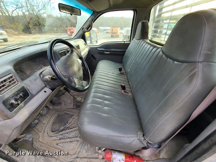 image for item DJ1627 2000 Ford F550 Super Duty  flatbed truck