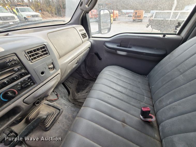 image for item DJ1627 2000 Ford F550 Super Duty  flatbed truck