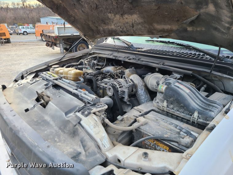 image for item DJ1627 2000 Ford F550 Super Duty  flatbed truck