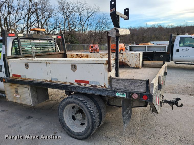 image for item DJ1627 2000 Ford F550 Super Duty  flatbed truck