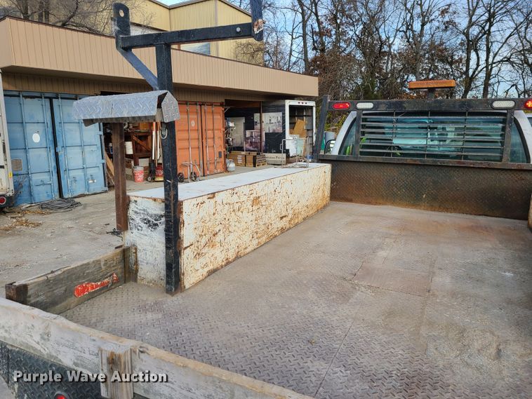 image for item DJ1627 2000 Ford F550 Super Duty  flatbed truck