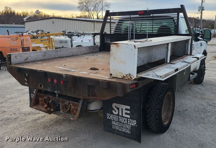 image for item DJ1629 2000 Ford F550 Super Duty  flatbed truck